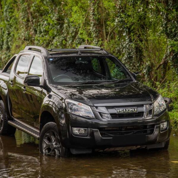 Σετ οροφής για Isuzu Dmax με ράγες οροφής με Linear 36 13500 Lumens Lazerlamps