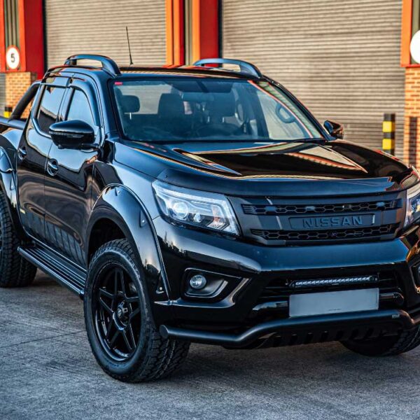 Σέτ τοποθέτησης γρίλιας για Nissan Navara (2014-2021) με Linear 18 PL 12150 Lumens Lazerlamps