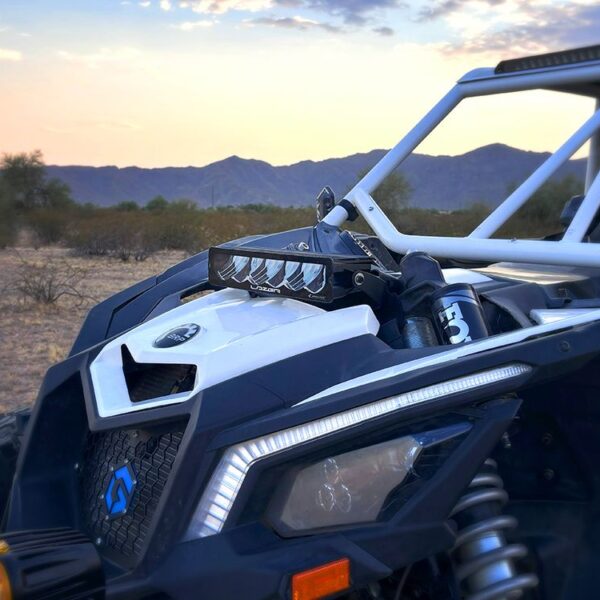 Έτοιμη λύση Shock Tower για Can-Am Maverick X3 (2017-2024) με Carbon 6 Drive 9360 Lumens Lazerlamps