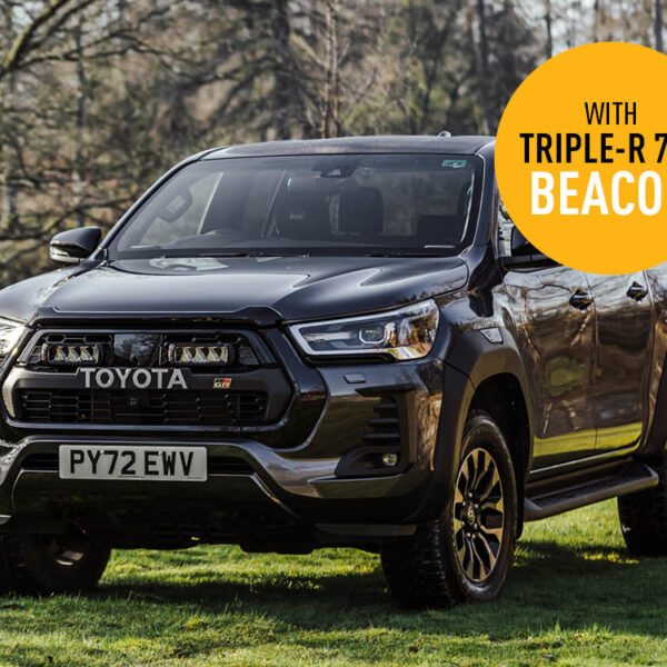 Σετ γρίλιας για Toyota Hilux GR Sport (2023-2024) με Triple-R 750 (Με Φώτα θέσης και Φάρο) 10800 Lumens Lazerlamps