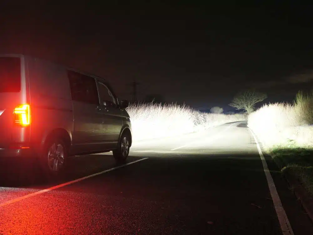 Σέτ γρίλιας για VW Transporter T6.1 (2019+) με Triple-R 750 (Με Φώτα θέσης και Φάρο) 10800 Lumens Lazerlamps - Image 3