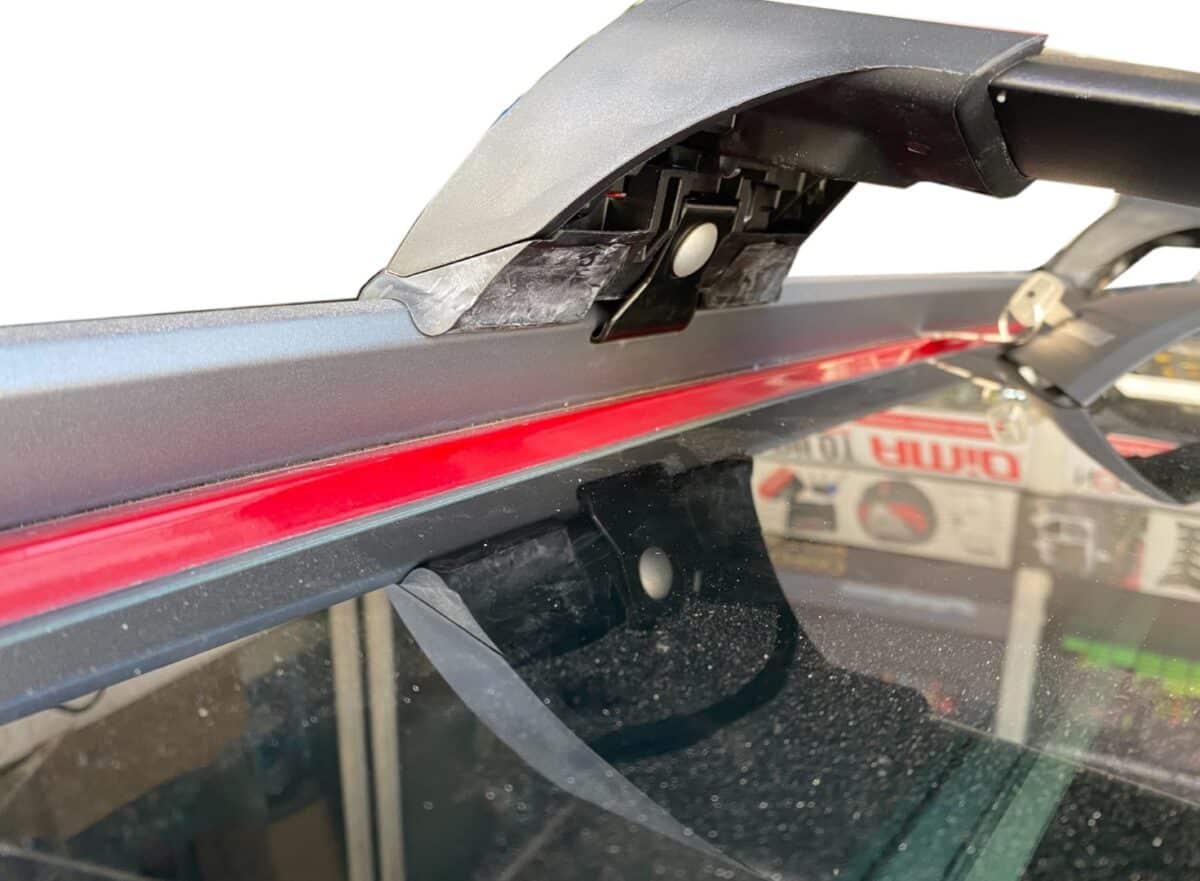 KIT ΜΕ ΜΠΑΡΕΣ ΟΡΟΦΗΣ ΓΙΑ CITROEN C4 GRAND PICASSO ΜΕ ΗΛΙΟΡΟΦΗ/FLUSH RAILS (Y8050223+YK774W) FLUSH BLACK BAR YAKIMA - Image 3