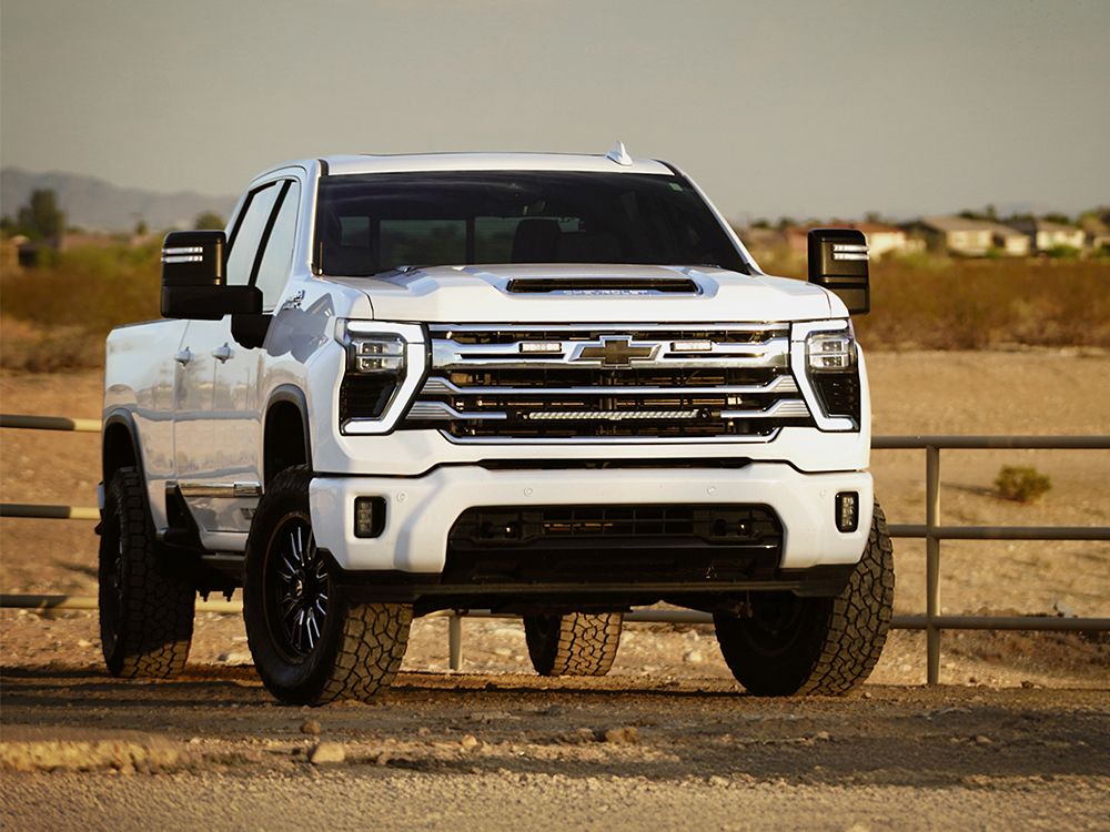 Σετ γρίλιας για Silverado 2500/3500 High Country (2024+) Με Linear 24 18000 Lumens Lazerlamps - Image 1