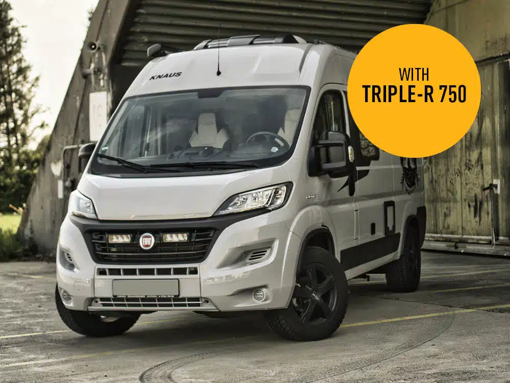 Σετ τοποθέτησης γρίλιας Fiat Ducato (2014-2021) με Triple-R 750 Std Με φώτα θέσης 9240 Lumens Lazerlamps - Image 1