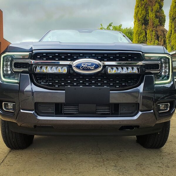 Σετ γρίλιας για Ford Ranger Limited (2023+) με Triple-R 850 Std Με Φώτα θέσης 13860 Lumens Lazerlamps
